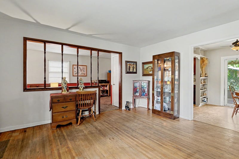 2858 Laura , Wichita, KS 67216