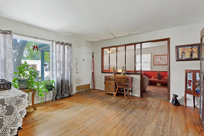 2858 Laura , Wichita, KS 67216