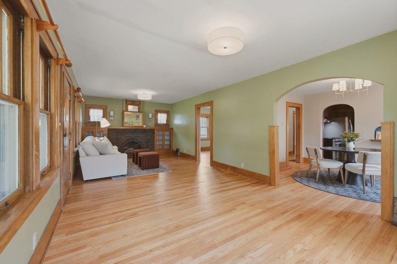 924 Amidon Ave, Wichita, KS 67203-3113