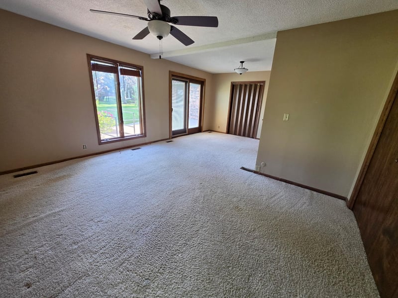 1009 Ruth Ann Dr, Dodge City, KS 67801