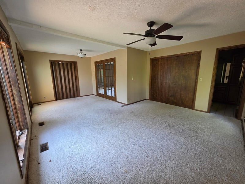1009 Ruth Ann Dr, Dodge City, KS 67801