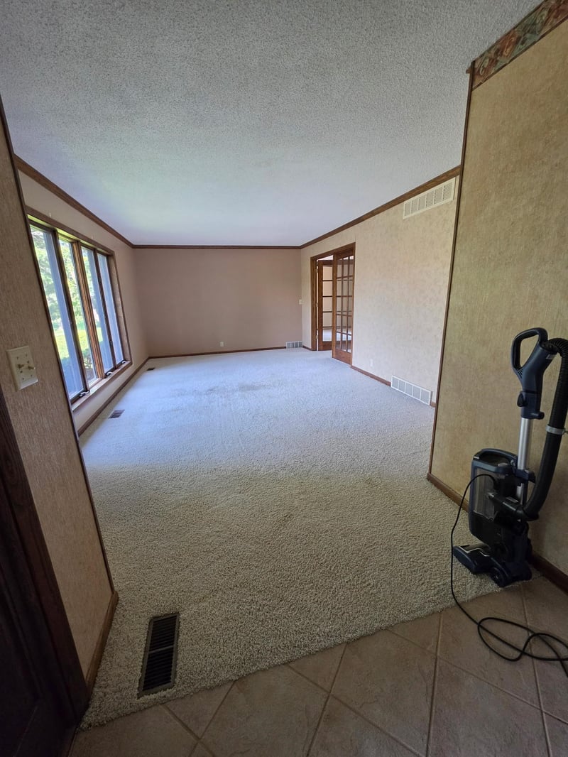 1009 Ruth Ann Dr, Dodge City, KS 67801
