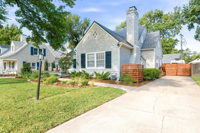 211 Battin Ave, Wichita, KS 67208