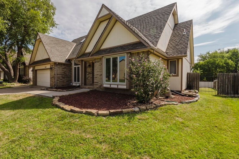 1212 N Coachhouse Rd, Wichita, KS 67235