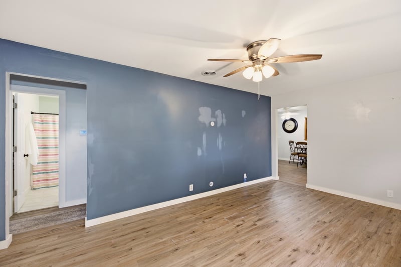 5519 Salina , Wichita, KS 67204