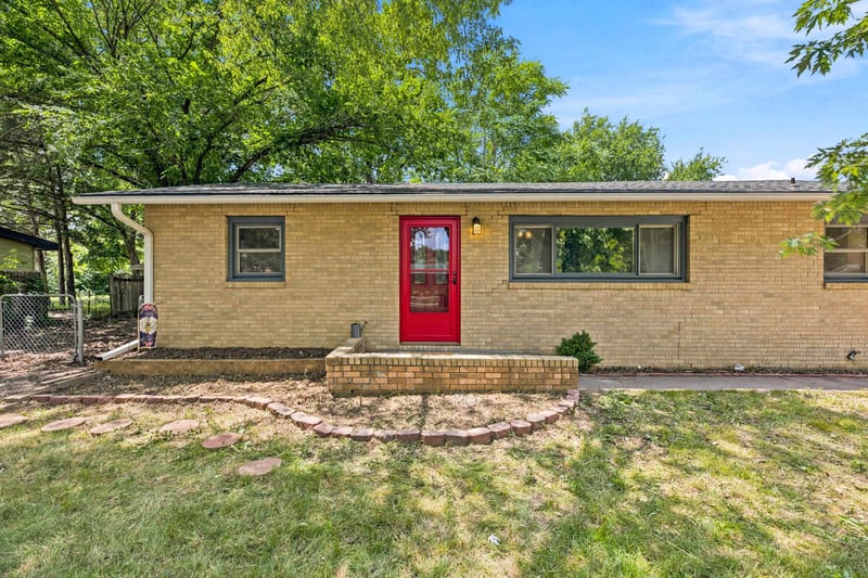 5519 Salina , Wichita, KS 67204