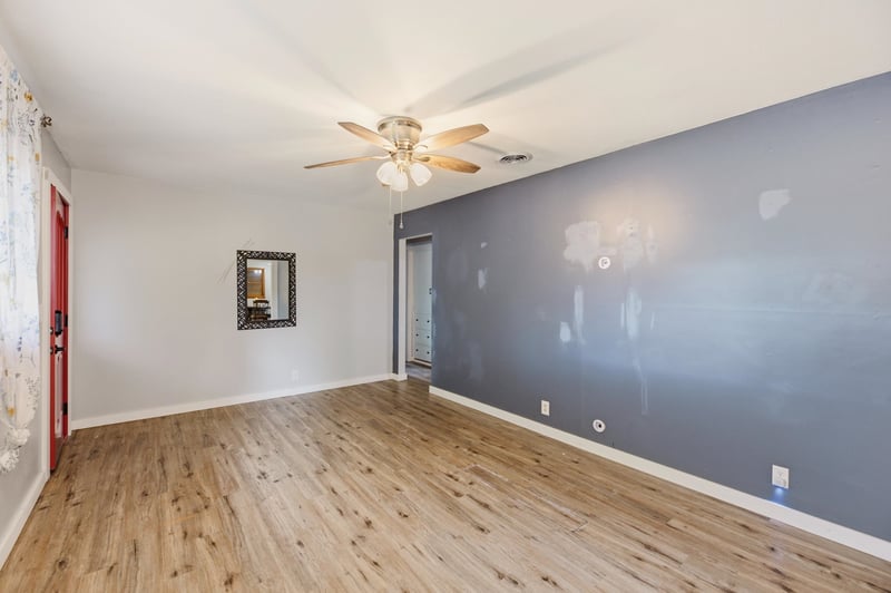 5519 Salina , Wichita, KS 67204