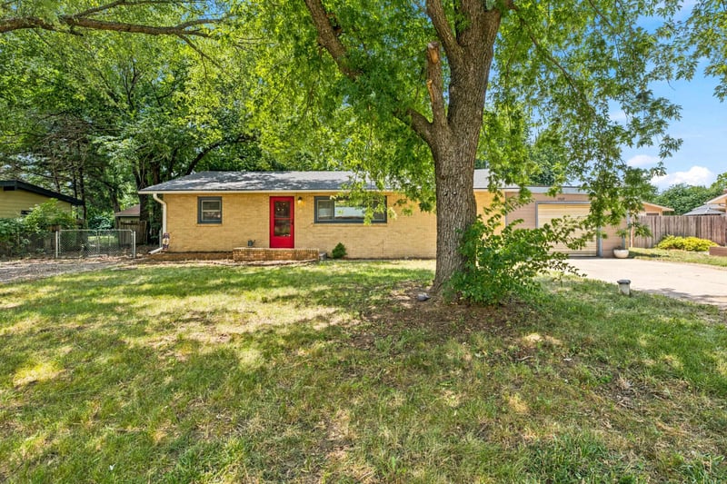 5519 Salina , Wichita, KS 67204