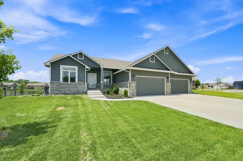 1601 N Blackstone, Wichita, KS 67235