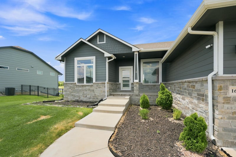1601 N Blackstone, Wichita, KS 67235