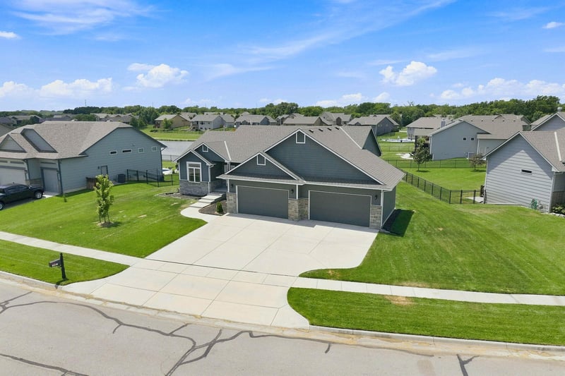 1601 N Blackstone, Wichita, KS 67235