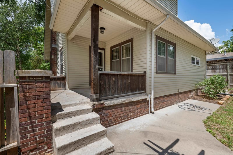 402 Fountain Ave, Wichita, KS 67208