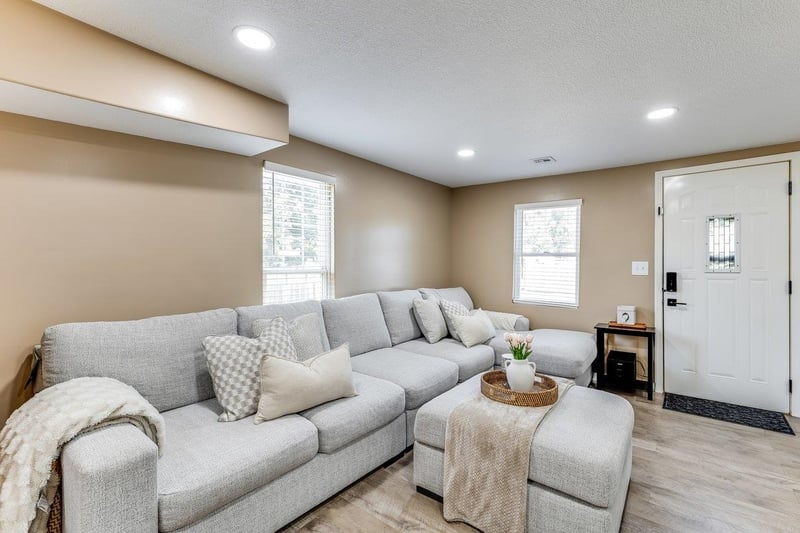 2819 Park Pl, Wichita, KS 67204