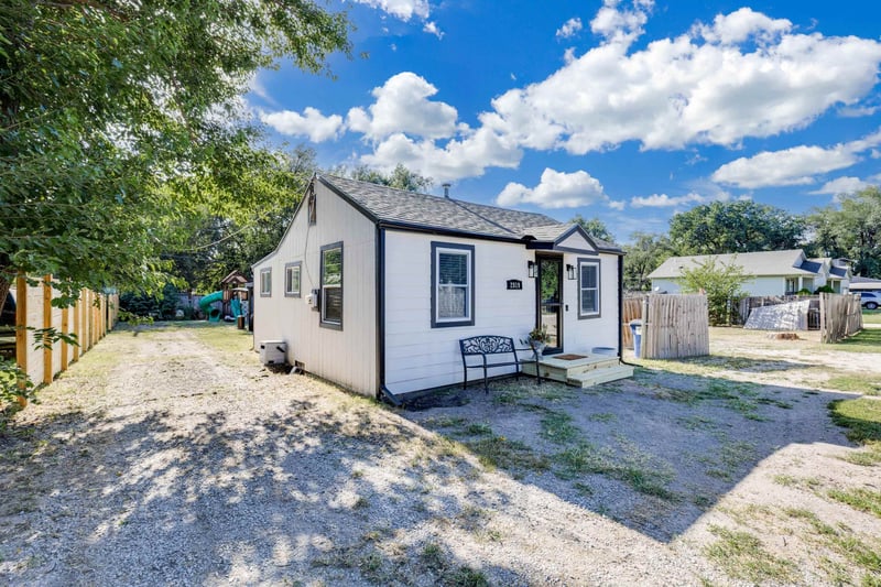 2819 Park Pl, Wichita, KS 67204