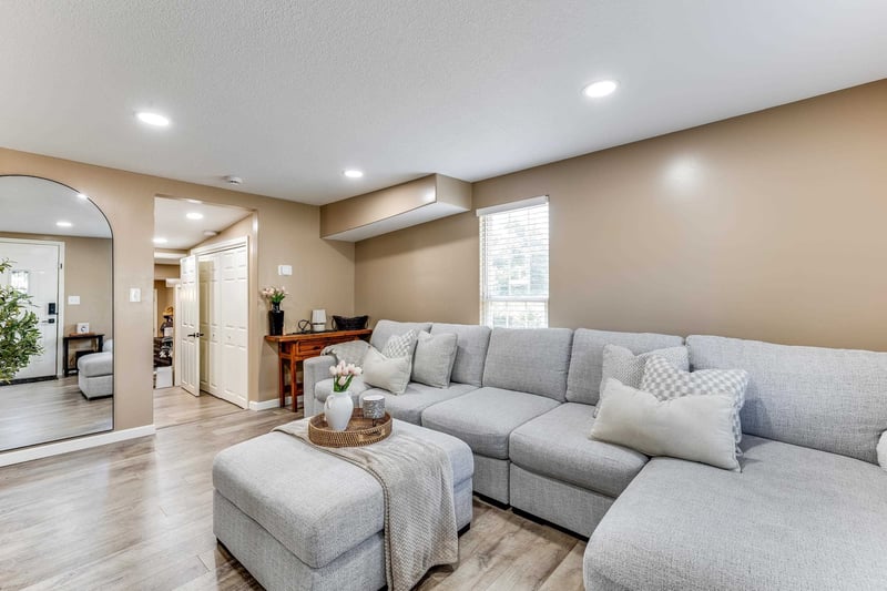 2819 Park Pl, Wichita, KS 67204