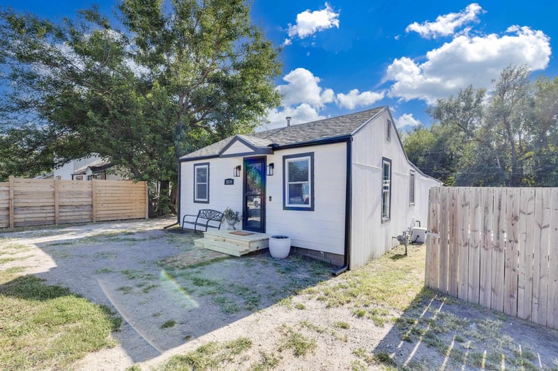 2819 Park Pl, Wichita, KS 67204