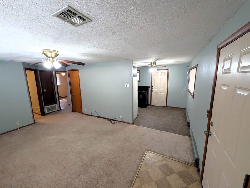 1206 8th St, Salina, KS 67401