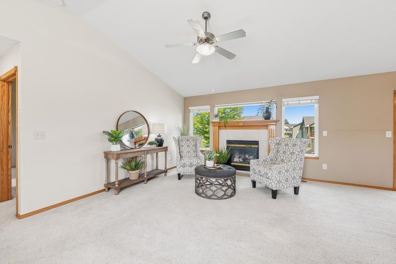 1025 Glenmoor St, Wichita, KS 67207