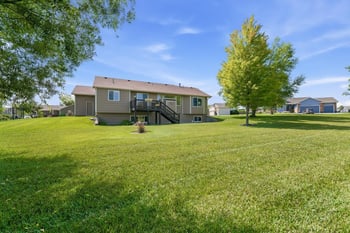 1025 S Glenmoor St, Wichita, KS 67207