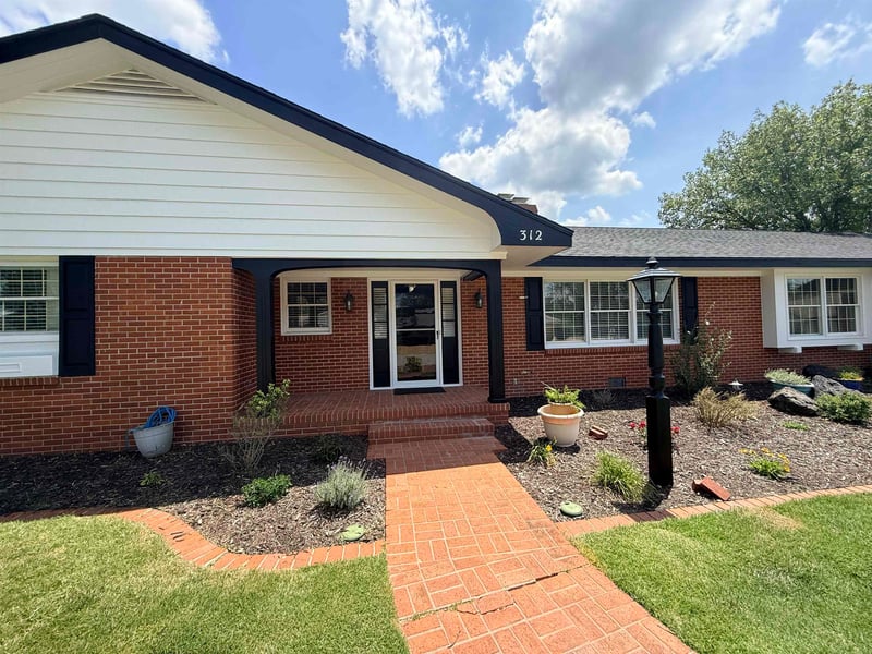 312 Willow Rd, Hillsboro, KS 67063