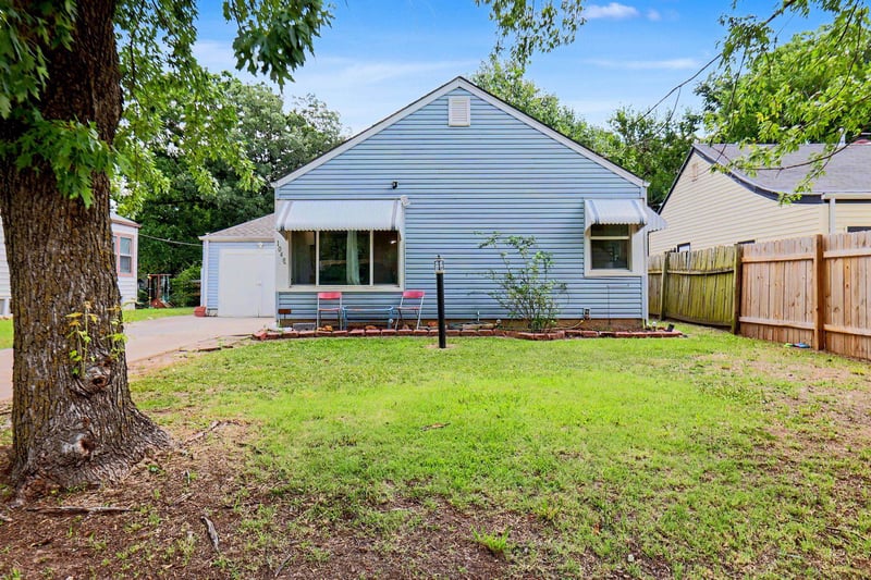 1048 Pershing St, Wichita, KS 67208