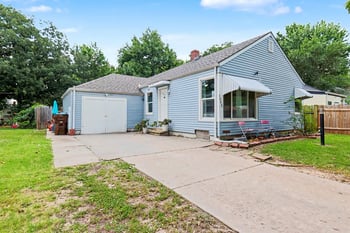 1048 N Pershing St, Wichita, KS 67208