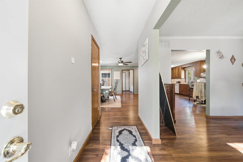 1527 Westborough , Newton, KS 67114