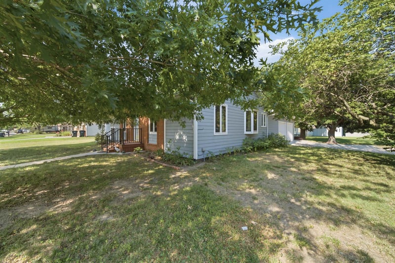 1527 Westborough , Newton, KS 67114