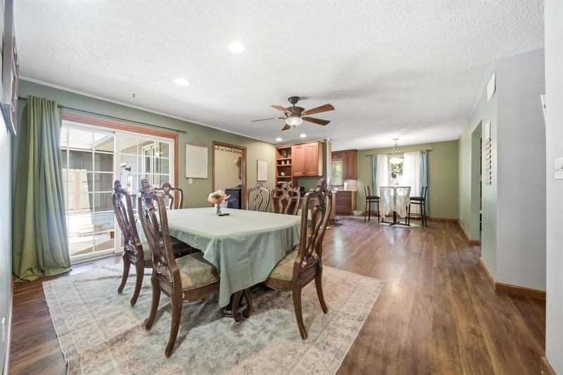 1527 Westborough , Newton, KS 67114