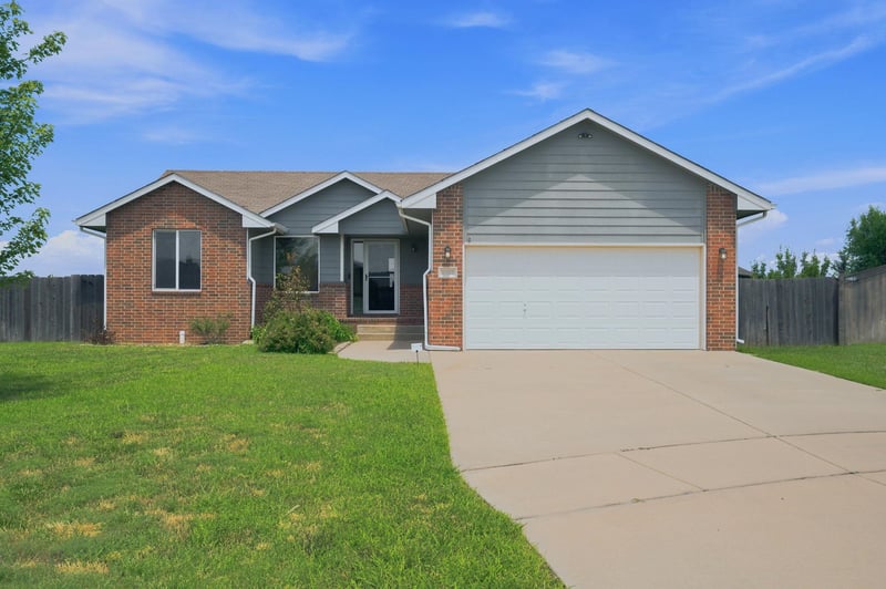 2102 Lotus , Andover, KS 67002
