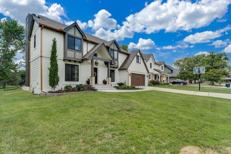 2857 Tallgrass St, Wichita, KS 67226