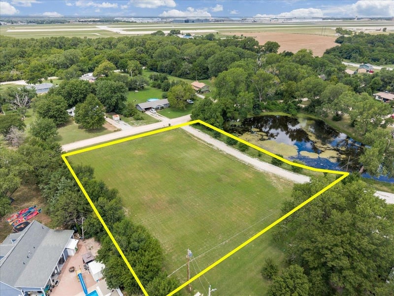4934 Mission Rd, Derby, KS 67037