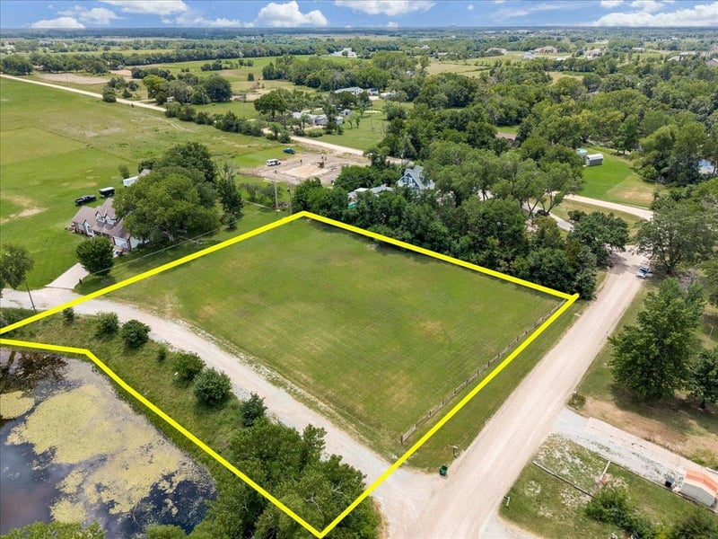 4934 Mission Rd, Derby, KS 67037
