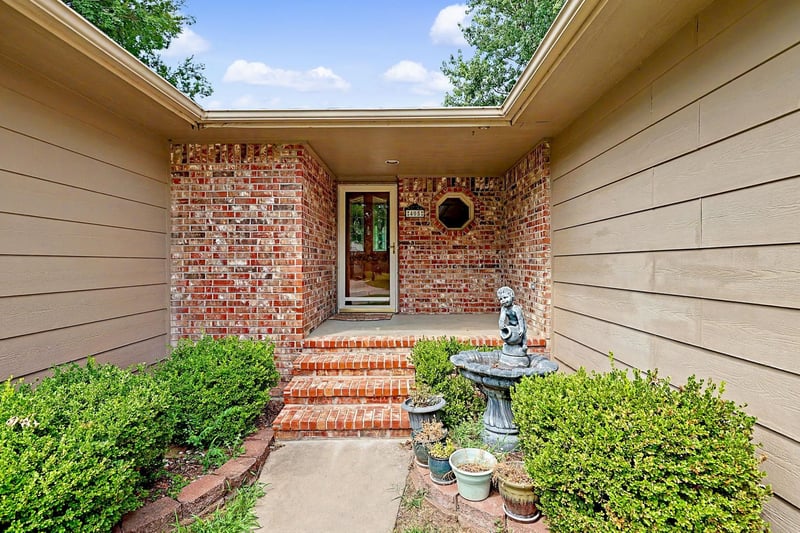 405 Sherman Dr, Newton, KS 67114