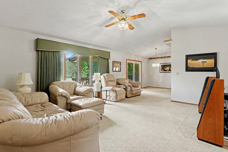 405 Sherman Dr, Newton, KS 67114