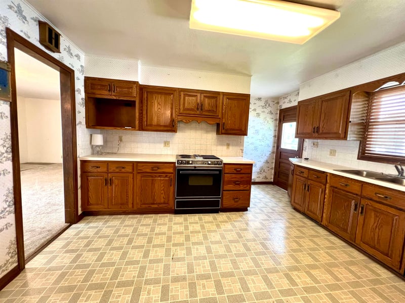 1015 10th , Arkansas City, KS 67005