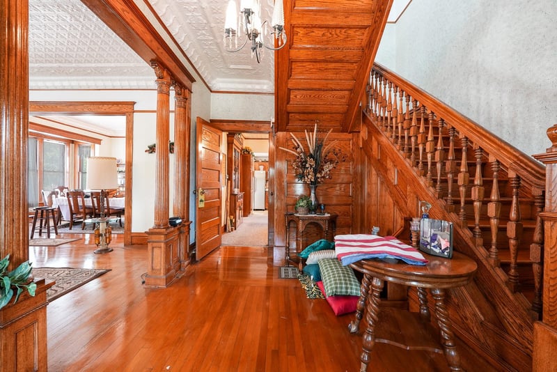 438 Main St, Mount Hope, KS 67108