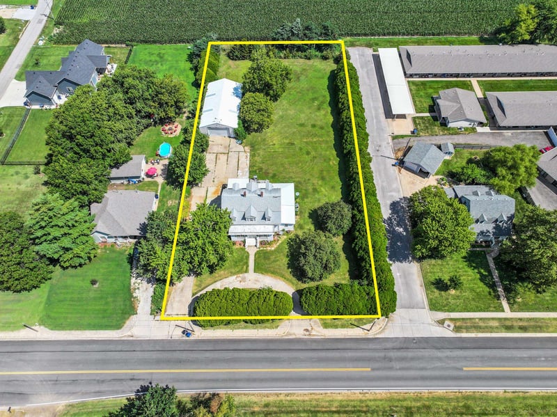 438 Main St, Mount Hope, KS 67108