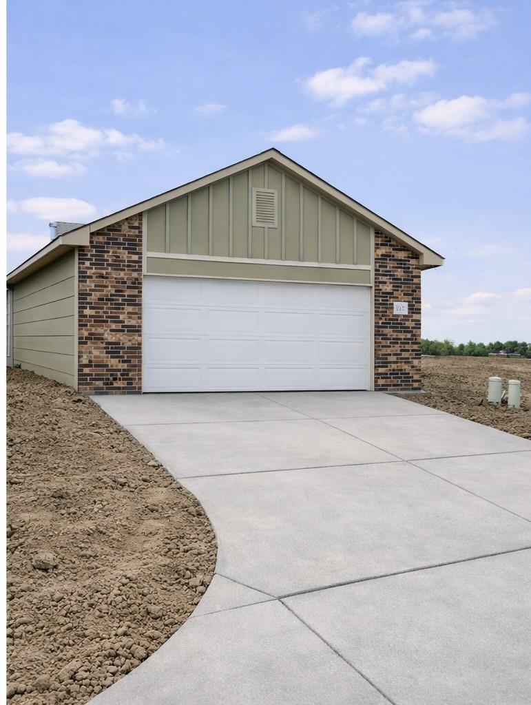 5165 Sweetwater Rd, Maize, KS 67101