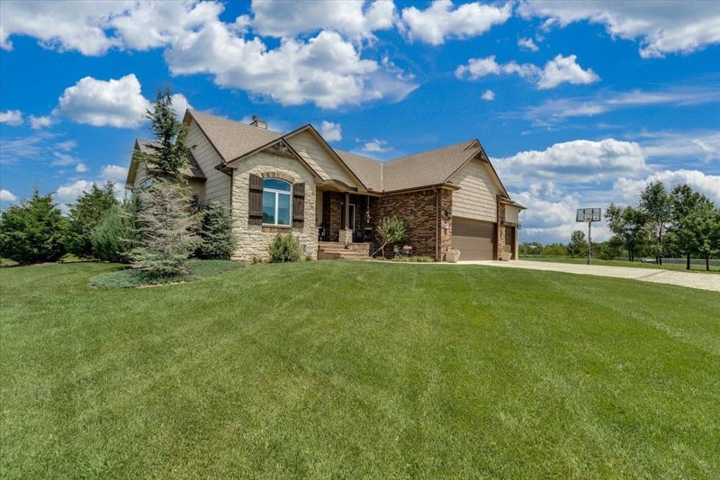 2625 Saratoga Ct, Goddard, KS 67052