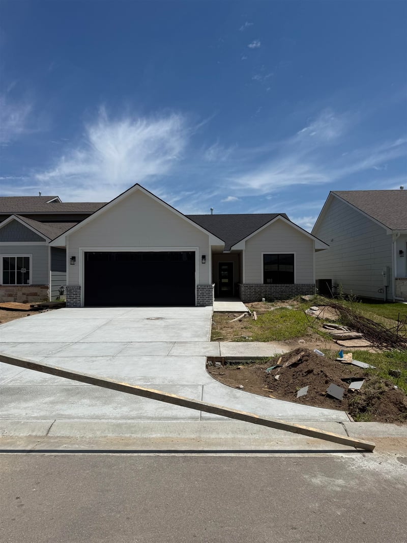 5588 Wandering Way, Maize, KS 67101