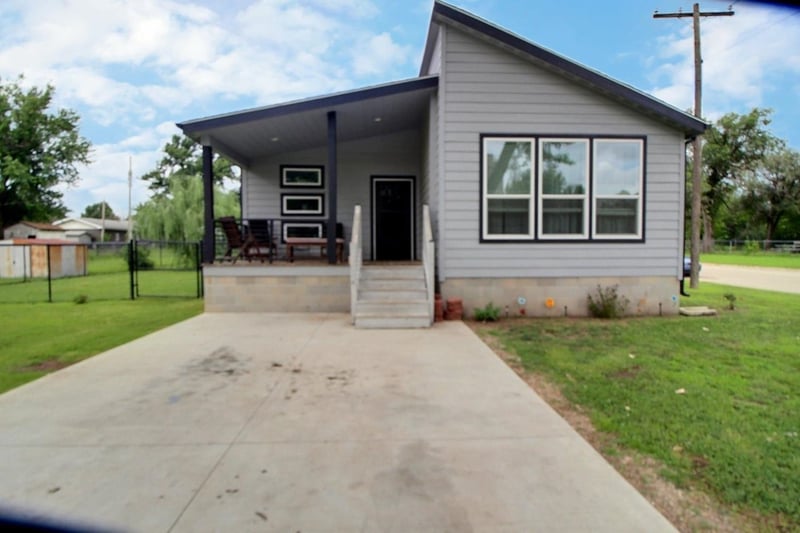 303 Main , Udall, KS 67146