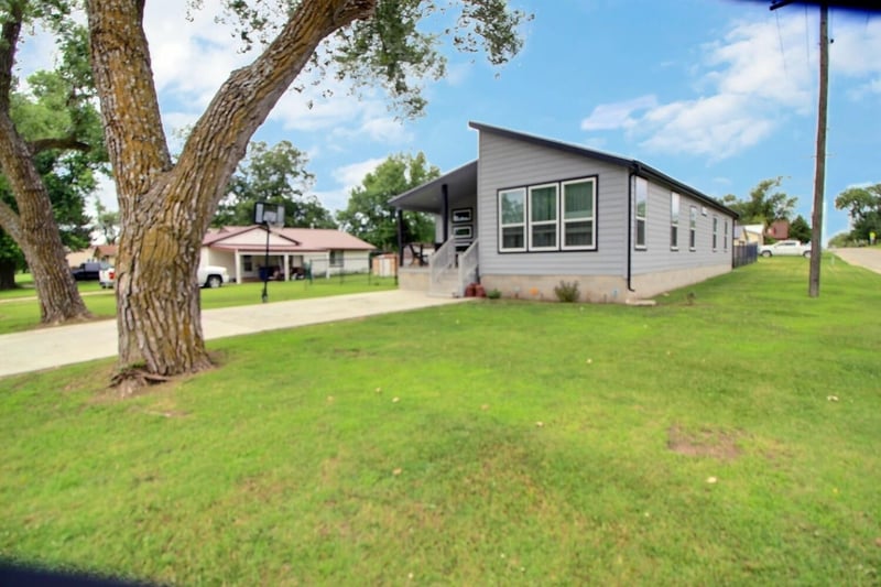 303 Main , Udall, KS 67146