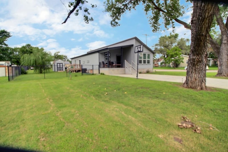 303 Main , Udall, KS 67146