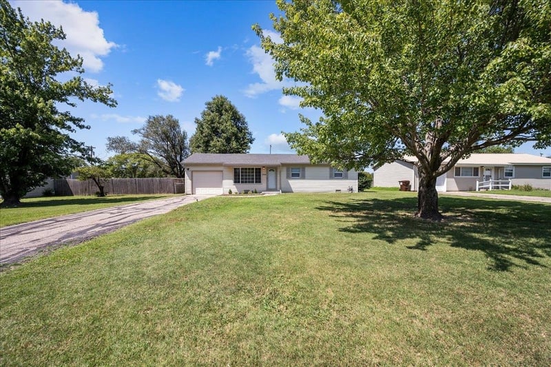 106 Lewis St, Udall, KS 67146