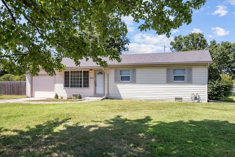 106 Lewis St, Udall, KS 67146