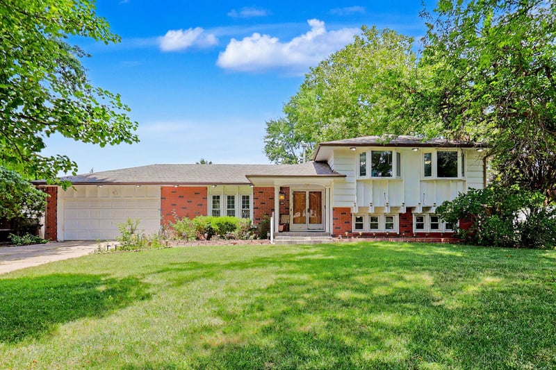 1950 Charlotte , Wichita, KS 67208