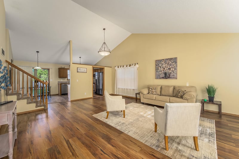 2438 S Cypress St, Wichita, KS 67210-2450
