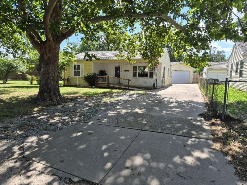 6429 Keystone St, Haysville, KS 67217