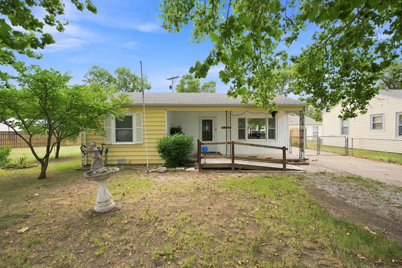 6429 Keystone St, Haysville, KS 67217